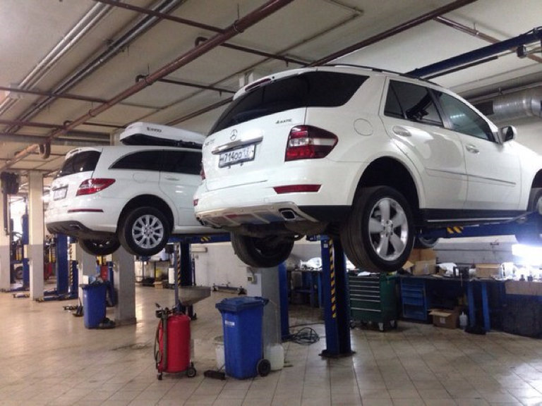 Как поднять машину на подъемнике: Куда ставить лапы подъемника?: ru_auto — LiveJournal