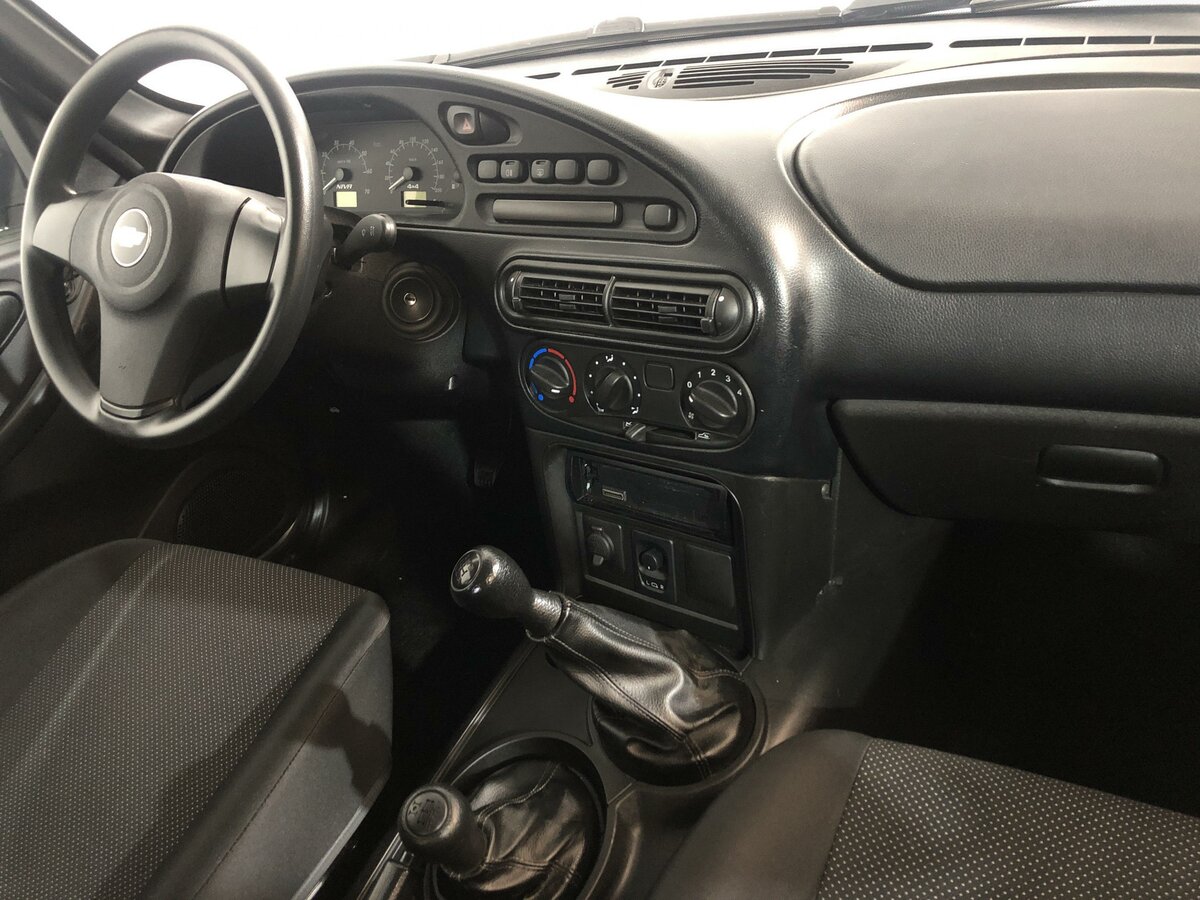 Салон шевроле нива фото: Фото Chevrolet Niva - фотографии, фото салона Chevrolet Niva, I рест. поколение