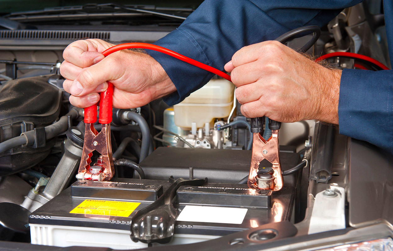 Как правильно заряжать обслуживаемый акб: Как правильно зарядить аккумулятор автомобиля зарядным устройством » Лада.Онлайн