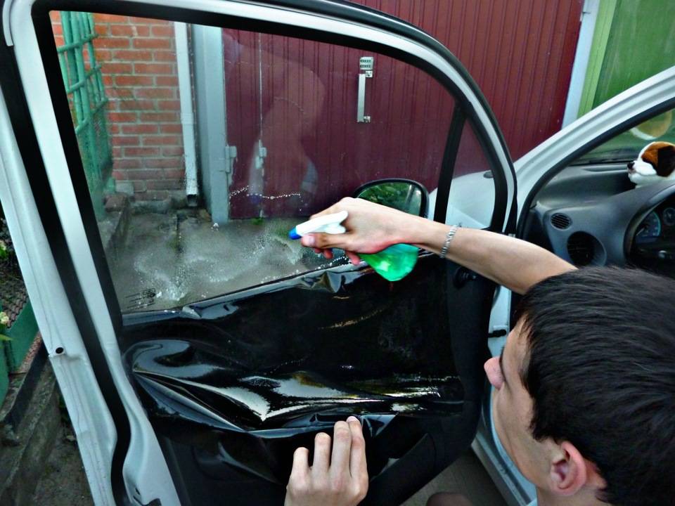 Как снять тонировку со стекла машины самостоятельно: Как снять тонировку со стекла самостоятельно?