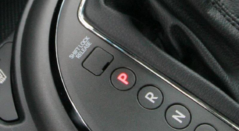 Для чего в коробках «автомат» режим SHIFT LOCK или SHIFT LOCK RELEASE и как им правильно пользоваться?