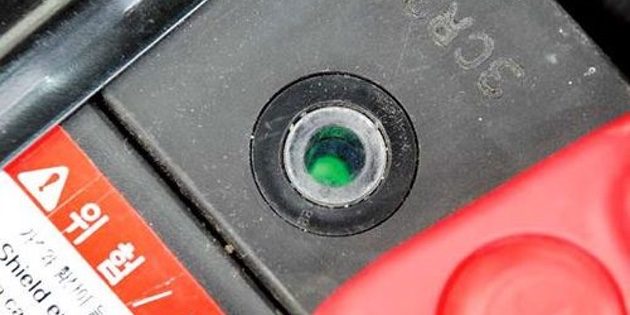 Как правильно заряжать аккумулятор автомобиля: встроенный индикатор заряда