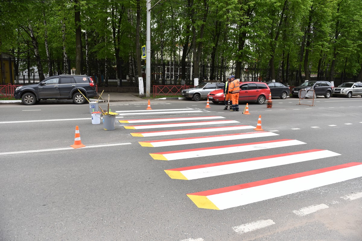 Разметка пешеходный переход. 3 Д переход в Казани. 3д пешеходный переход в Казани. 3д разметка на дороге. Цветная разметка.