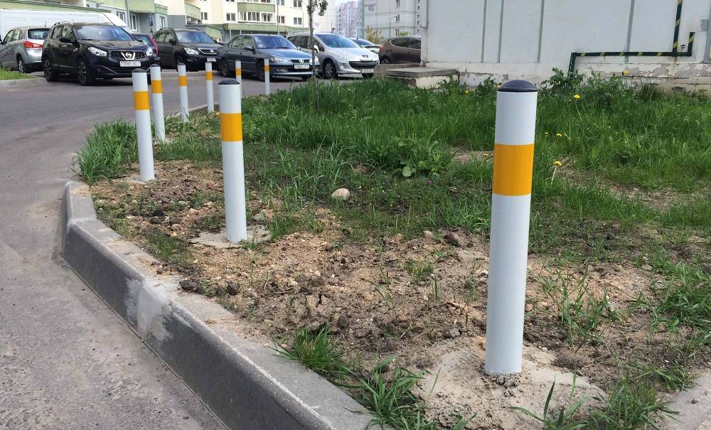 Антипарковочные столбики во дворах правила размещения: Как установить парковочные ограничители во дворе дома?