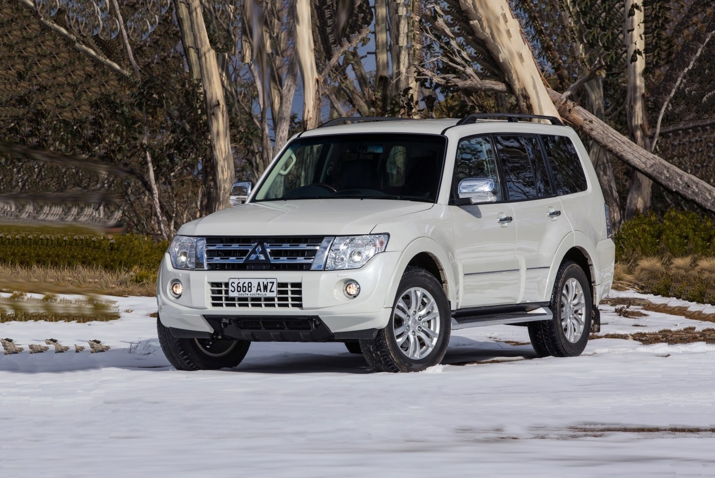 Pajero 4 фото: Фото Mitsubishi Pajero (2006 - 2015)