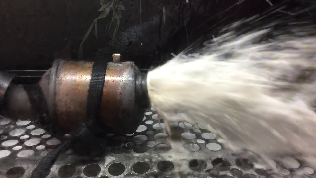 Промывка катализатора своими руками видео: Чистка катализатора своими руками без снятия с автомобиля