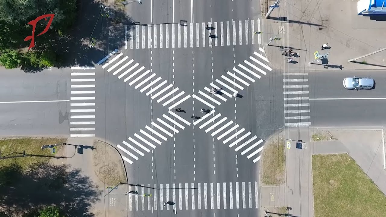 Пешеходный переход на перекрестке: Соблюдение правил на пешеходных переходах и перекрестках