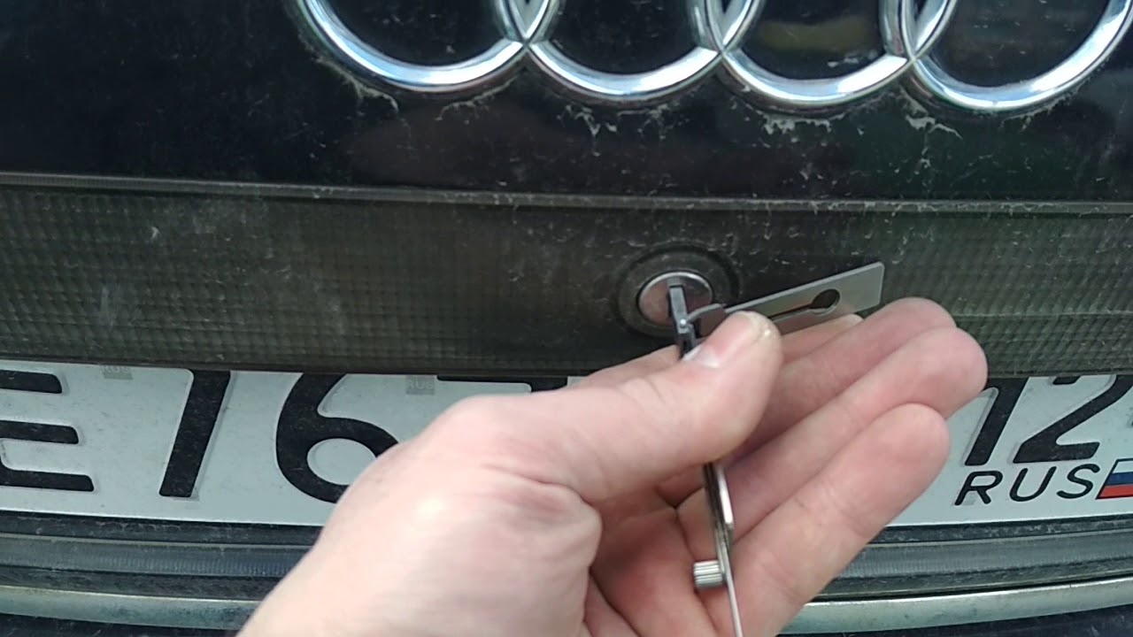 Оставил ключи в машине а она заблокировалась: Пять способов открыть случайно запертый автомобиль — Российская газета
