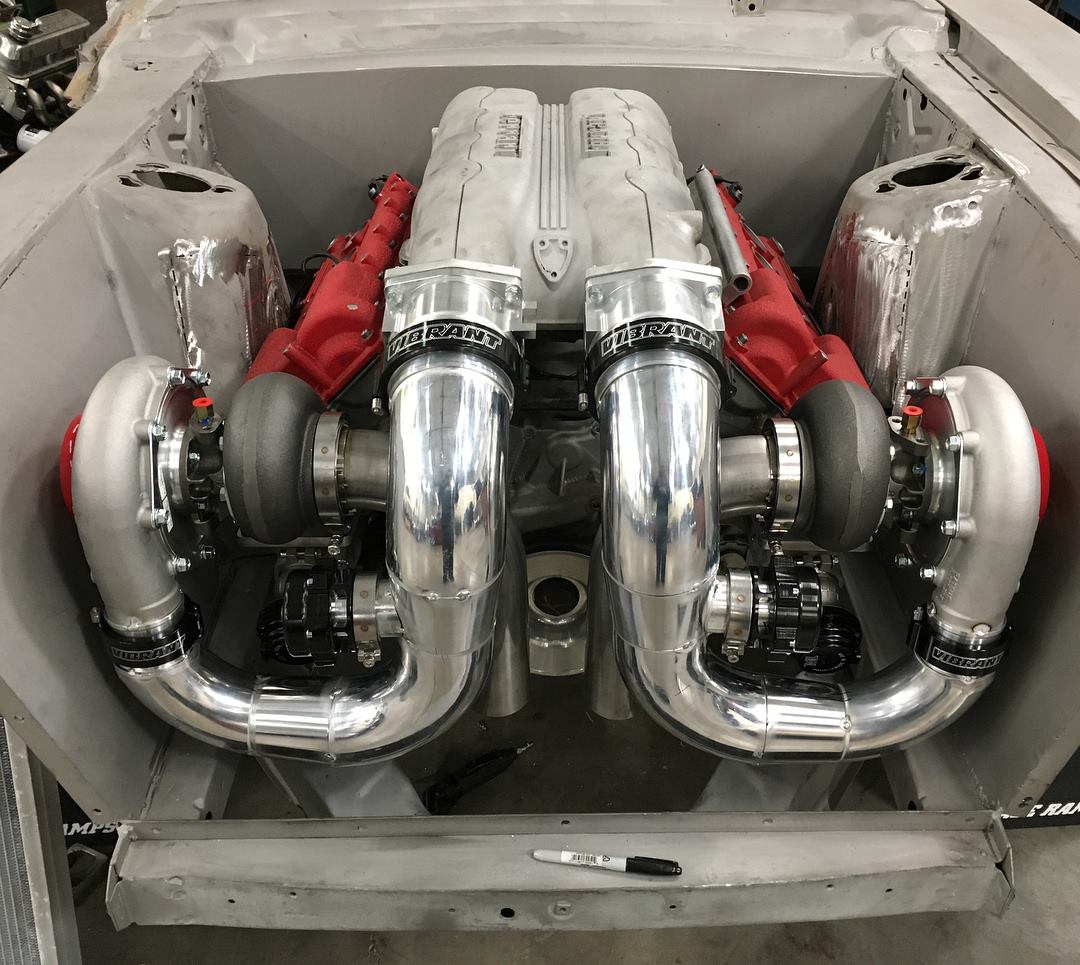 Атмосферный д. V8 Twin Turbo. V8 Twin Twin Turbo. V8 Twin Turbo блок. Мустанг Твин турбо.