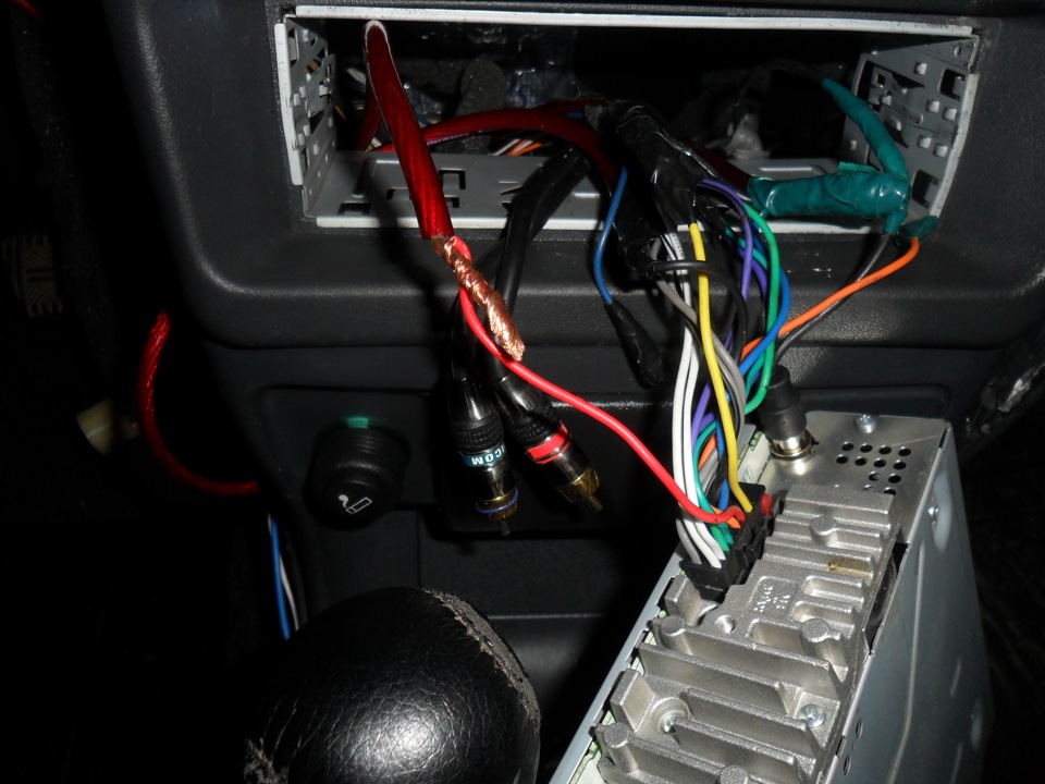 Как телефон подключить к магнитоле: Как подключить телефон к магнитоле в машине: через блютуз, AUX, USB