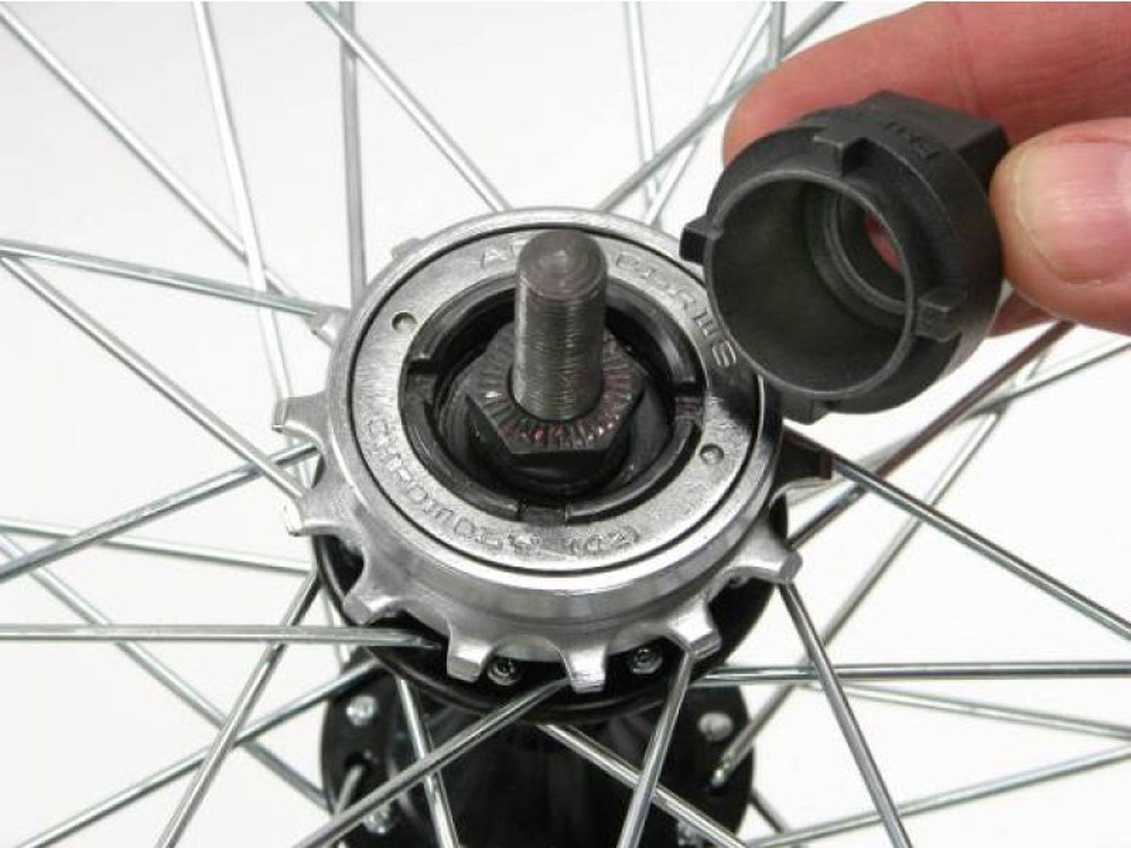 Как открутить колесо: 3 способа снять колесо, если не откручиваются болты