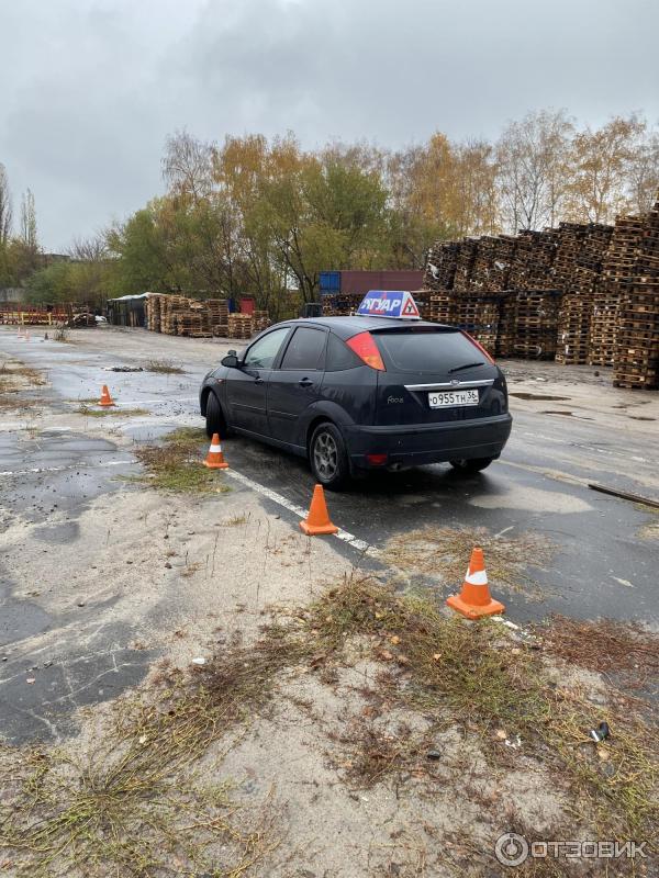 Как выполнить параллельную парковку на автодроме: Упражнение Параллельная парковка задним ходом для автошколы на автодроме