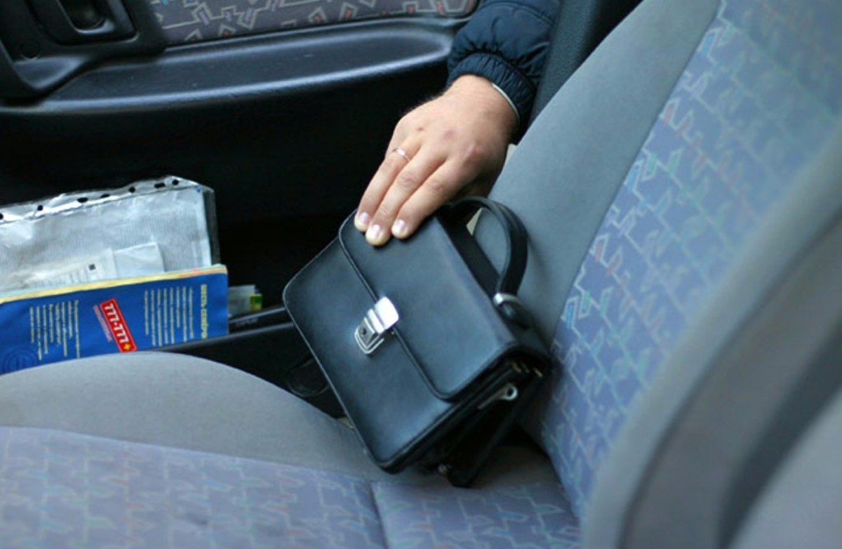 Кражи из автомобилей: Профилактика угонов и краж из автомобиля