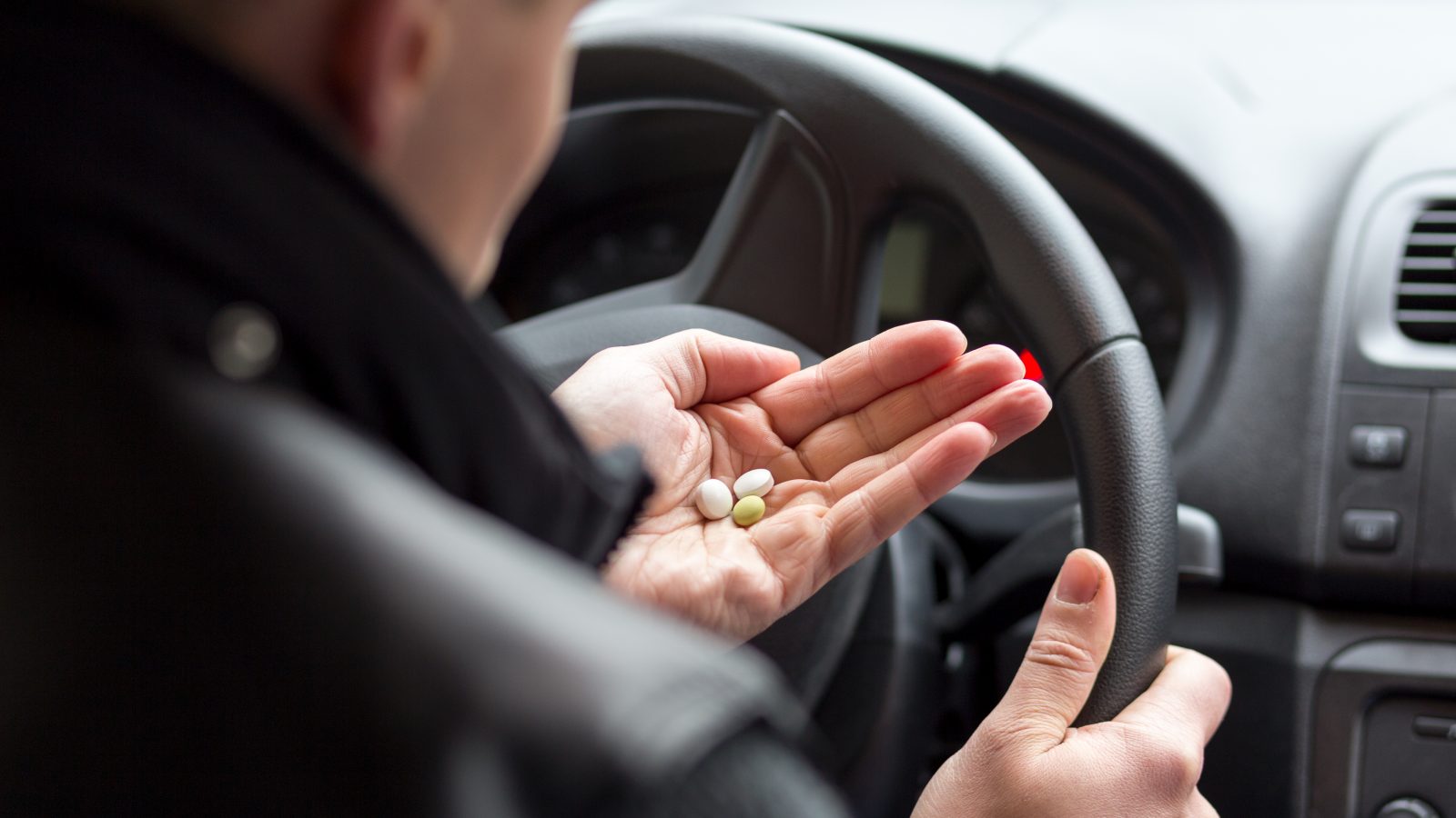 Какие таблетки нельзя пить за рулем: Список лекарств, которые нельзя употреблять за рулём