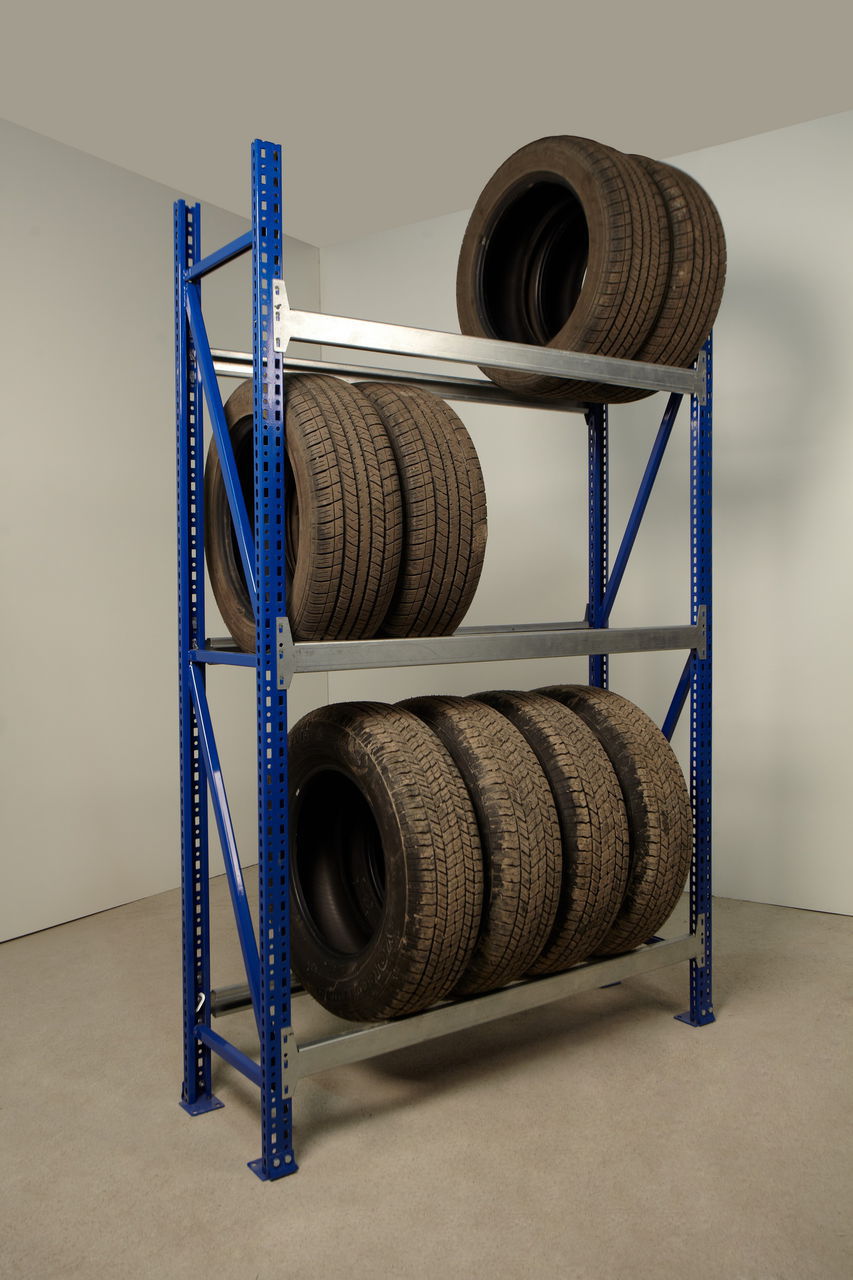 Хранение шин на дисках: Как правильно хранить колеса (шины) — советы эксперта — журнал За рулем