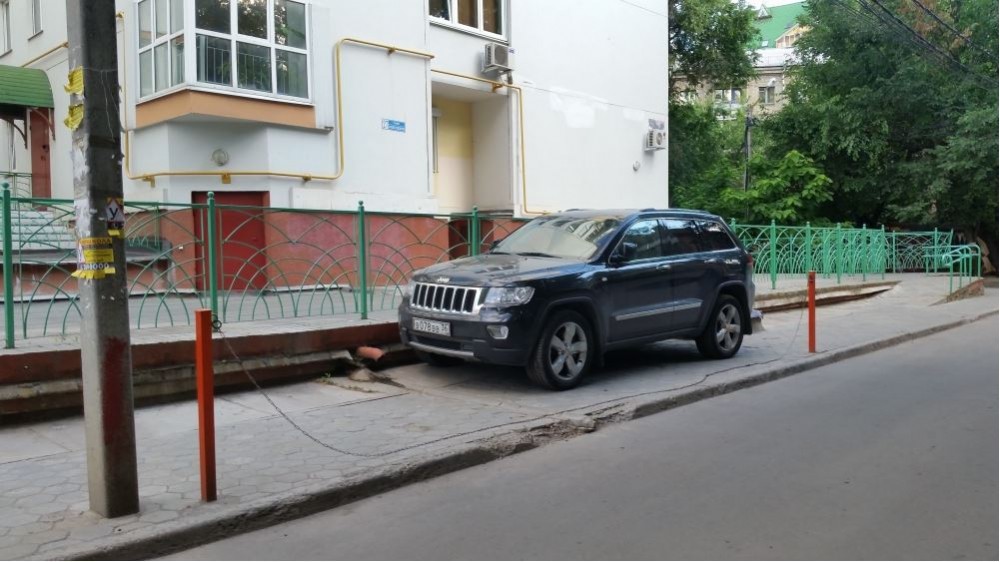 Заблокировали машину во дворе куда обращаться москва: Что делать и куда звонить, если вашу машину на парковке заблокировал другой автомобиль?