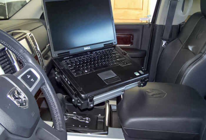 Ноутбук в машине: Как и чем оптимально заряжать ноутбук в машине. | OLEDович