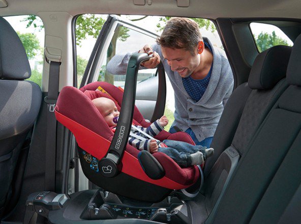 Крепление автолюльки в машине: Как пристегнуть автолюльку для безопасной перевозки малыша в автомобиле?