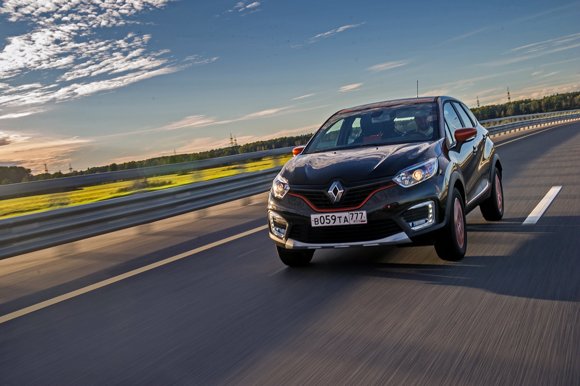 Едем рено. Рено Каптур тест драйв. Рено Каптур вариатор. Тест Рено Каптур. Renault Captur драйв.