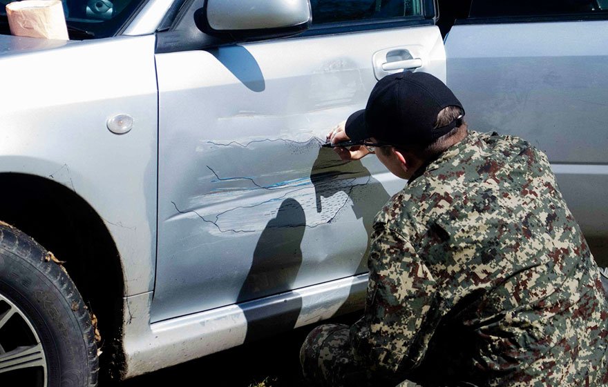 Поцарапал машину: Поцарапали машину во дворе - что делать