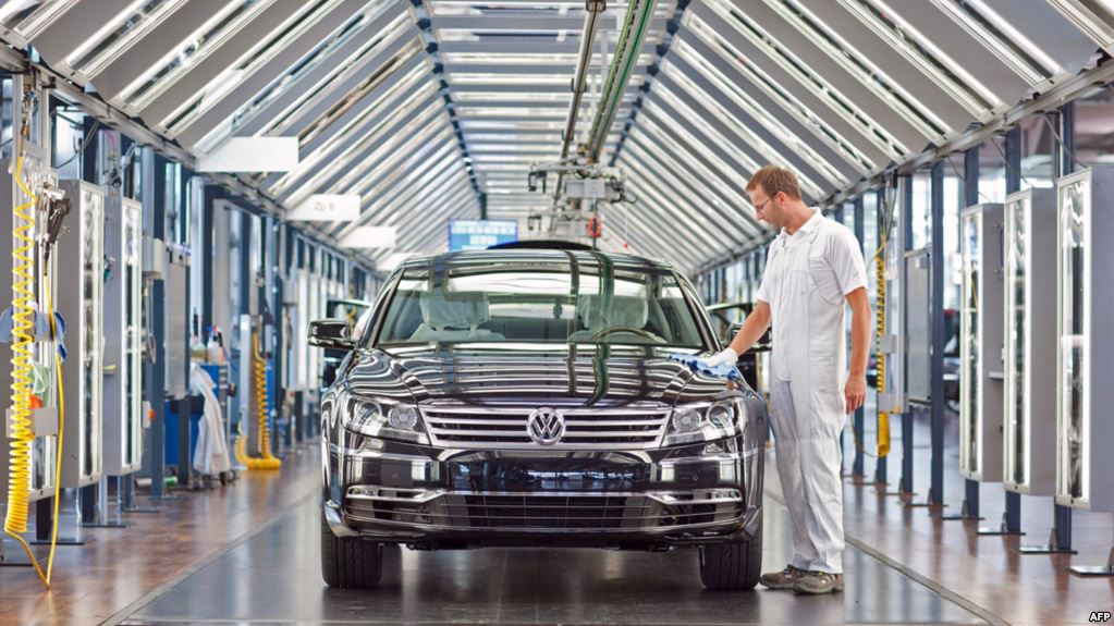 Где в россии собирают фольксваген: Volkswagen приостановит сборку автомобилей в России