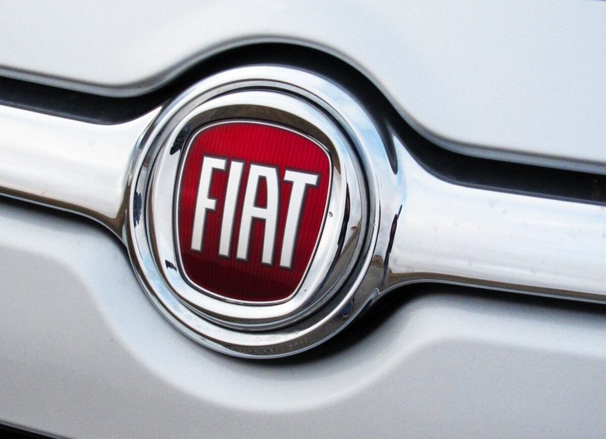 Концерн фиат. Fiat logo. Фиат 500 лого. Фиат Страна производитель.