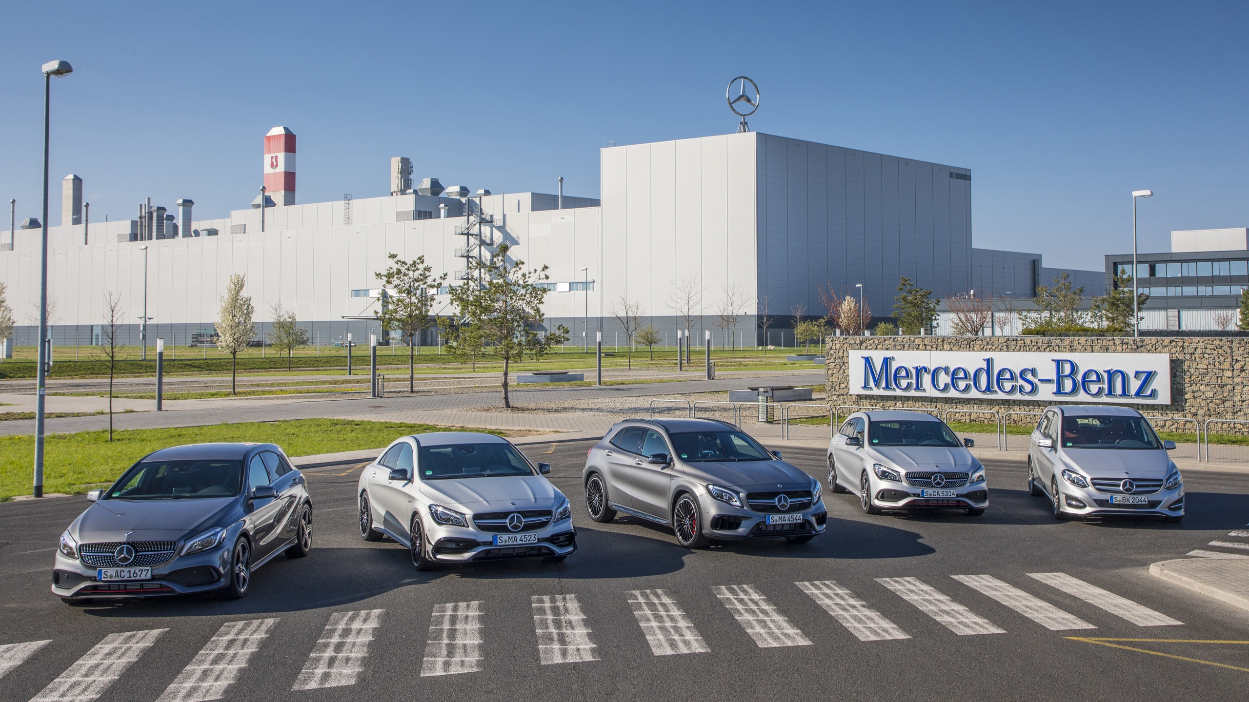 Завод мерседес в россии где: В России открылся завод легковых автомобилей Mercedes-Benz