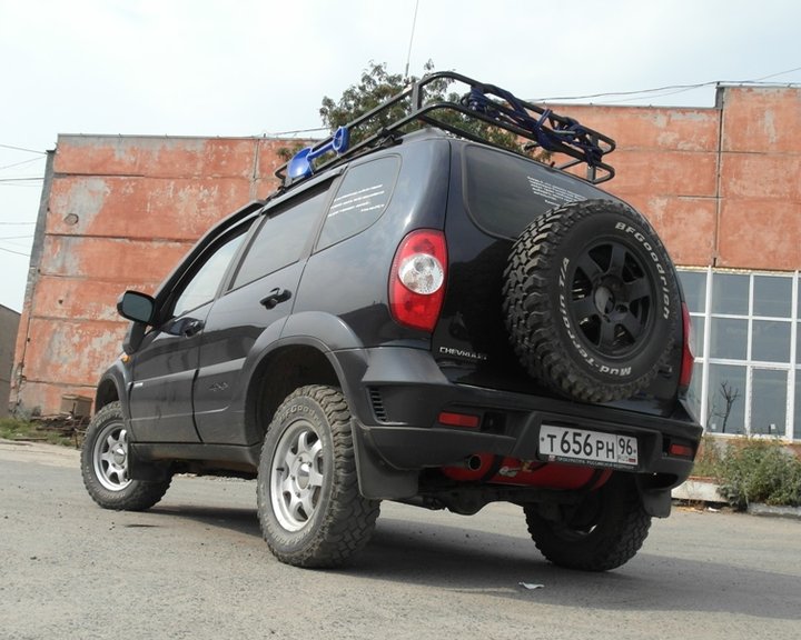 Установка на шевроле. Chevrolet Niva ГБО. ГАЗ на ниву Шевроле. ГБО на Шеви ниву. Газовое оборудование на ниву Шевроле.