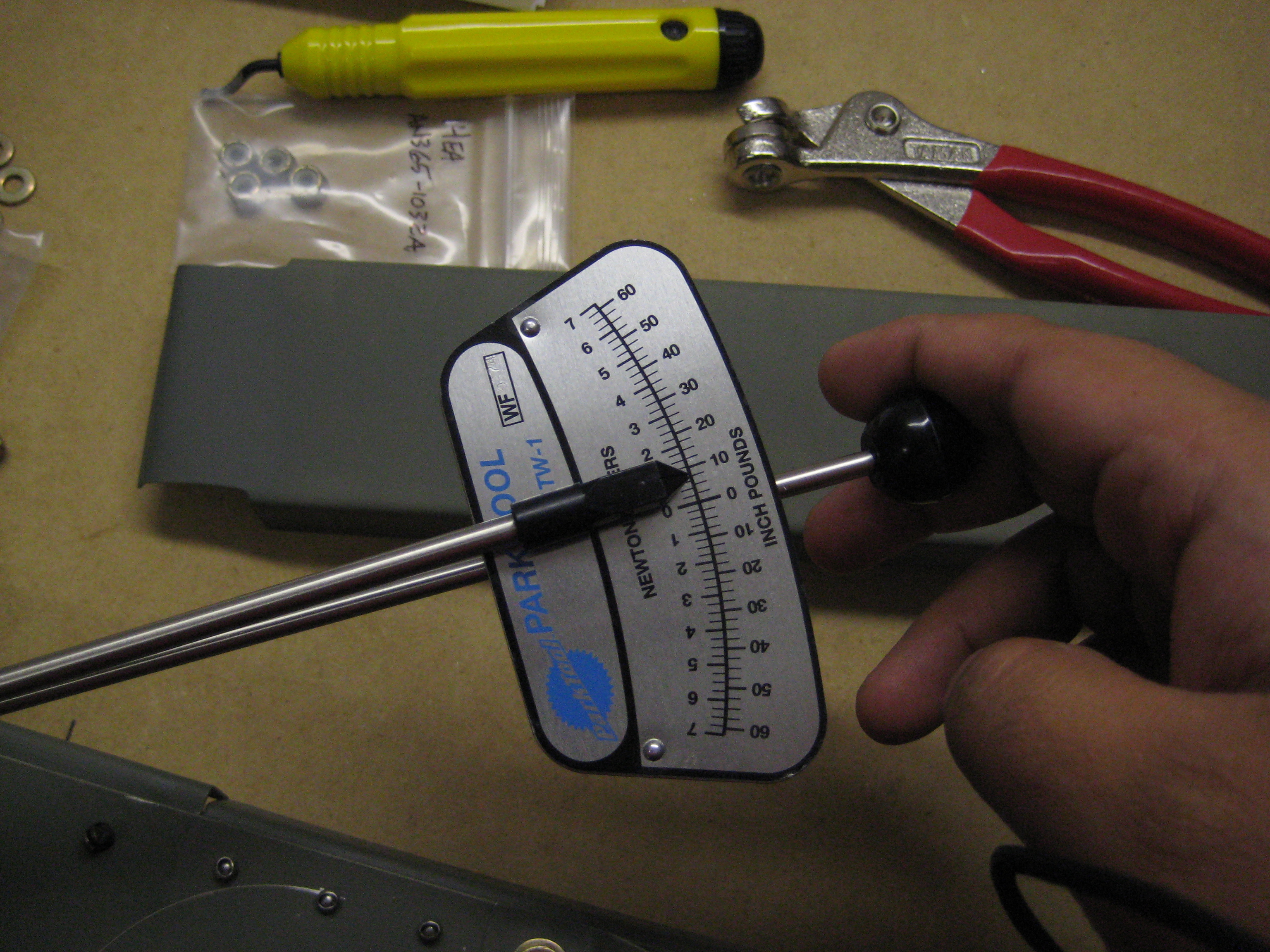 Динамометрический ключ стрелочный как пользоваться: Как правильно пользоваться динамометрическим ключом? Использование, применение и затягивание динамометрическим ключом