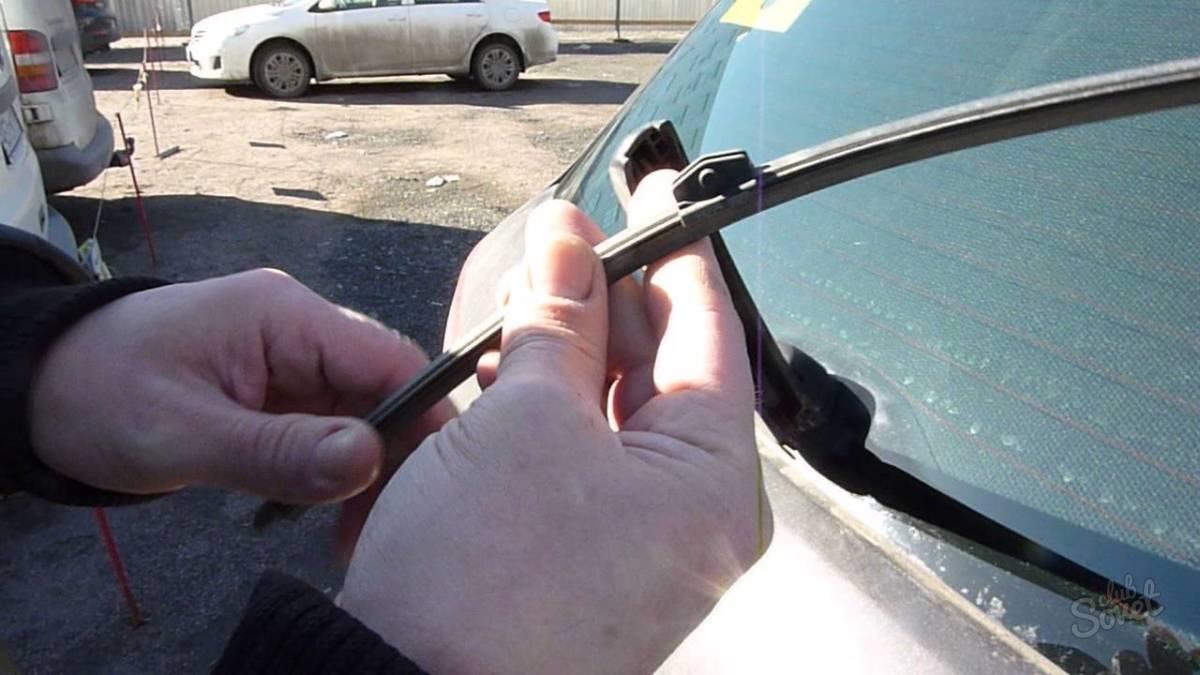 Как снять дворник: Как снять дворники с автомобиля: замена щеток стеклоочистителя