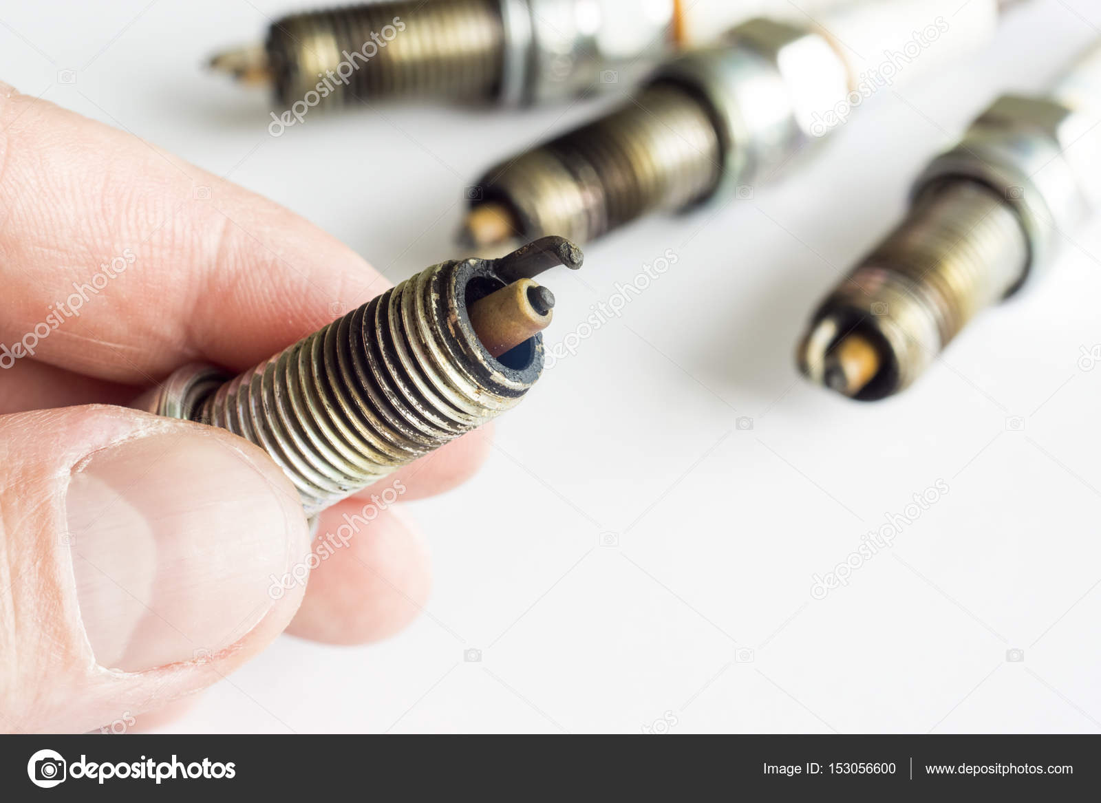 Меняем свечи зажигания: Как правильно поменять свечи зажигания. Советы по замене свечей