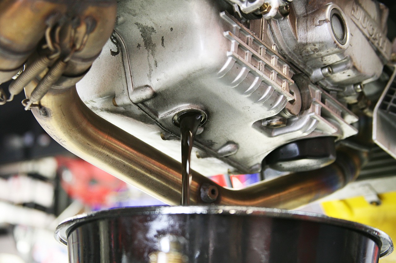 Последствия перелива масла в двигатель: Чем опасен перелив масла в двигателе — Российская газета