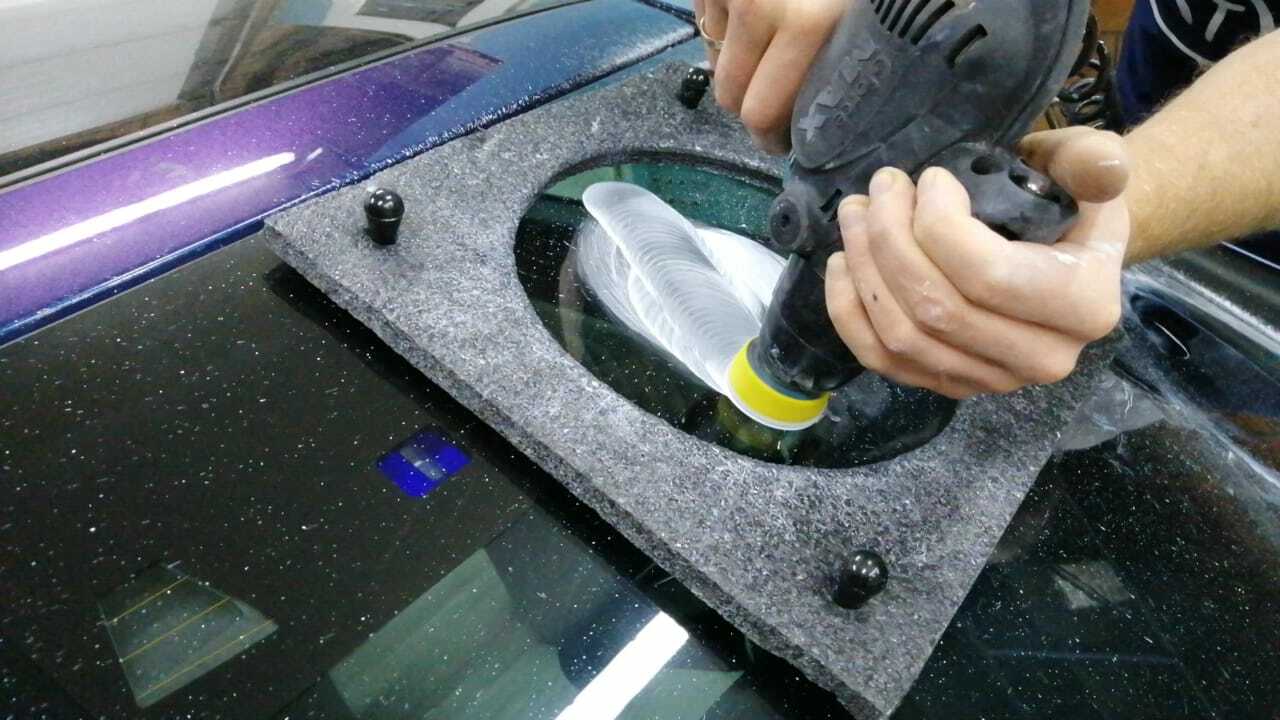 Как отполировать лобовое стекло от царапин: Как самому и без затрат отполировать затертые стекла автомобиля