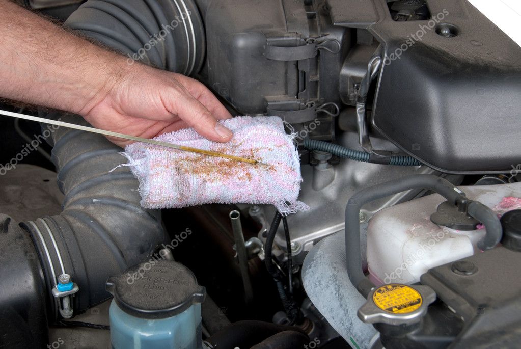 Как проверить масло в машине: Как проверять уровень масла в двигателе?