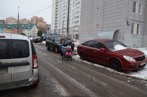 Заблокировали машину во дворе куда обращаться москва: Что делать и куда звонить, если вашу машину на парковке заблокировал другой автомобиль?