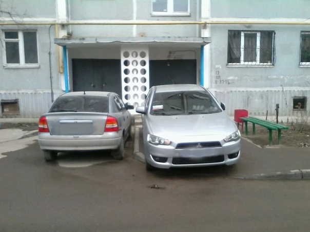 Заблокировали машину во дворе куда обращаться москва: Что делать и куда звонить, если вашу машину на парковке заблокировал другой автомобиль?