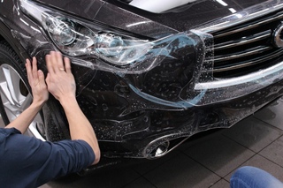 Чем защитить кузов автомобиля: Как защитить кузов от сколов и царапин
