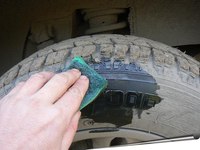 Силикон для колес: Для чего нужно смазывать шины автомобиля силиконовой смазкой - Лайфхак