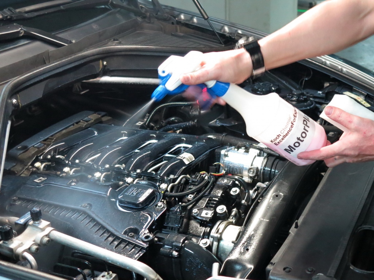 Стоит ли мыть двигатель автомобиля: Надо ли мыть двигатель автомобиля и как правильно это делать — статья в автомобильном блоге Тонирование.RU
