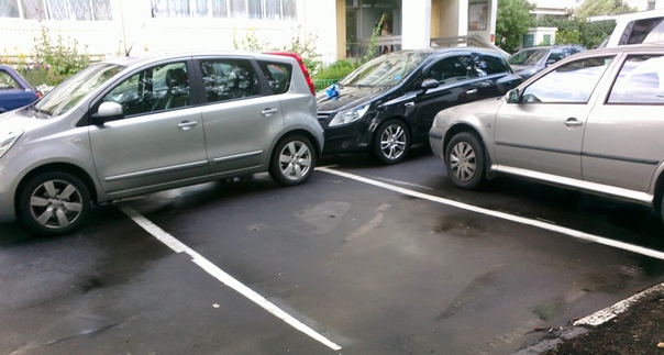 Штраф за блокировку автомобиля во дворе: Что делать, если машину заперли на парковке :: Autonews
