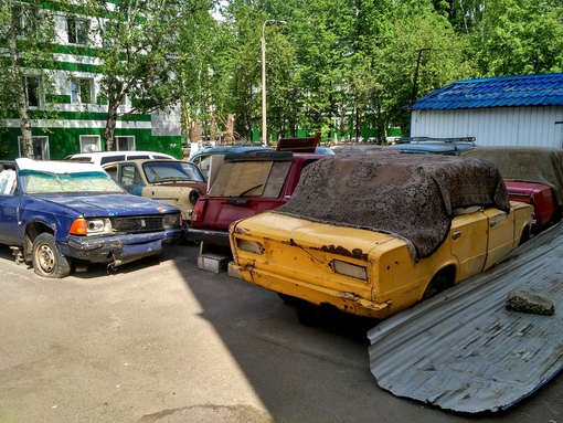 Брошенные авто во дворах: Рухлядь в городе: как избавить свой двор от брошенных машин