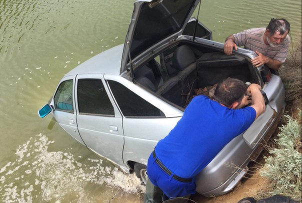 Утонувшие машины: Машину с двумя утонувшими людьми подняли со дна Байкала | Новости | Известия