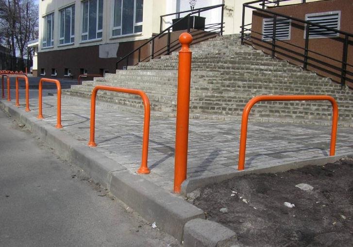 Антипарковочные столбики во дворах правила размещения: Как установить парковочные ограничители во дворе дома?