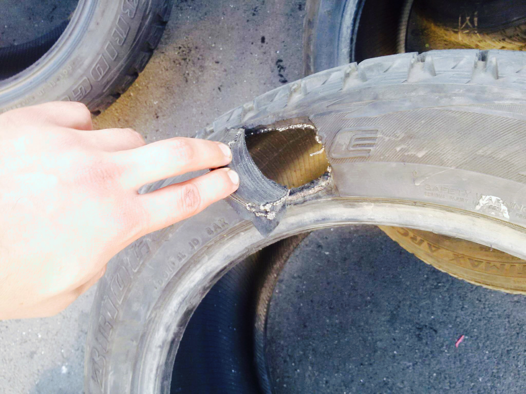 Восстановление резины шин: Восстановление изношенных автомобильных шин (покрышек): особенности, методы и преимущества
