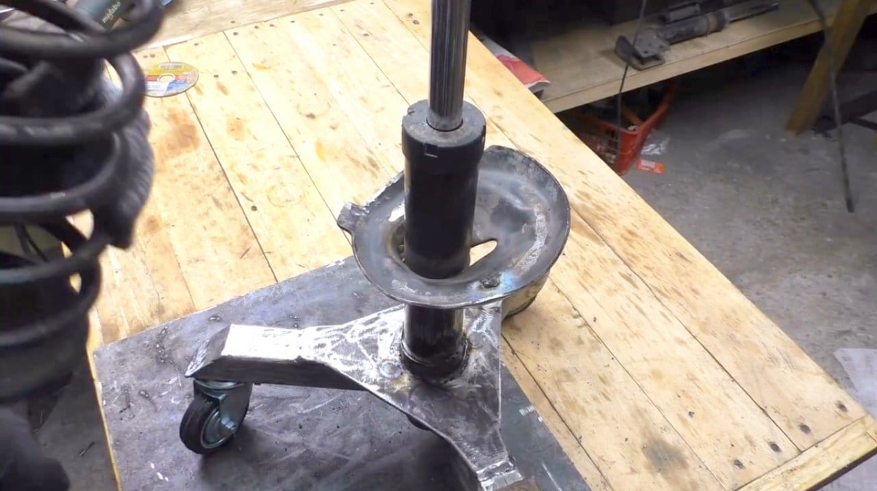 Что можно сделать из стойки амортизатора: Шикарная самоделка из автомобильного амортизатора!!