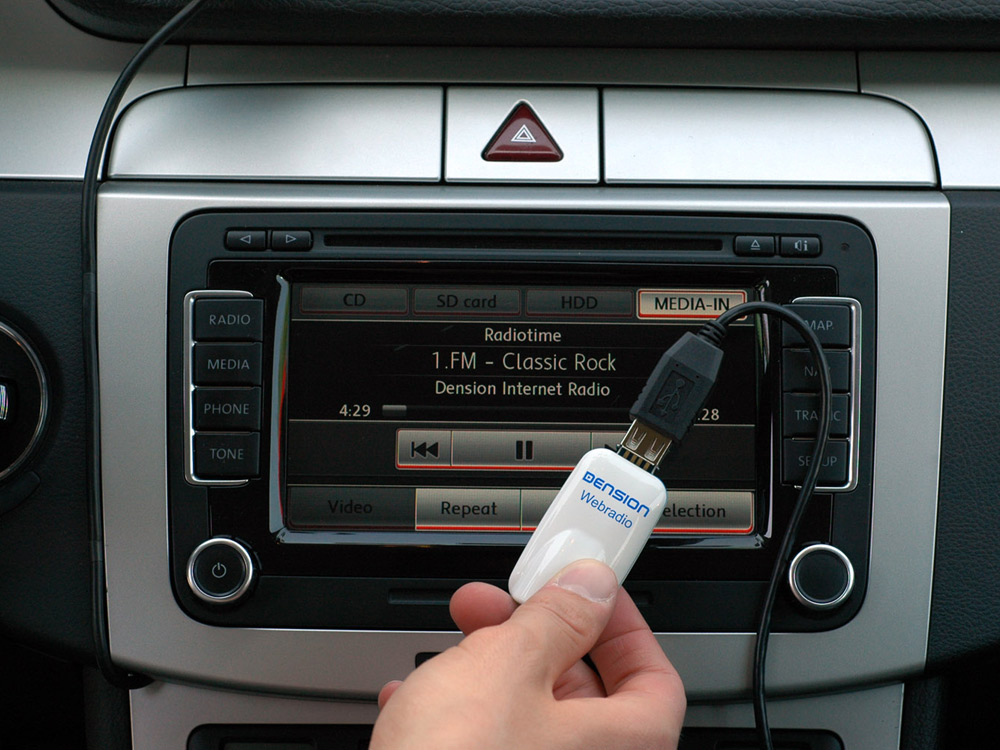 Как подключить телефон к магнитофону через usb: Как слушать музыку в машине с телефона? Через Bluetooth, AUX, USB кабель, трансмиттер