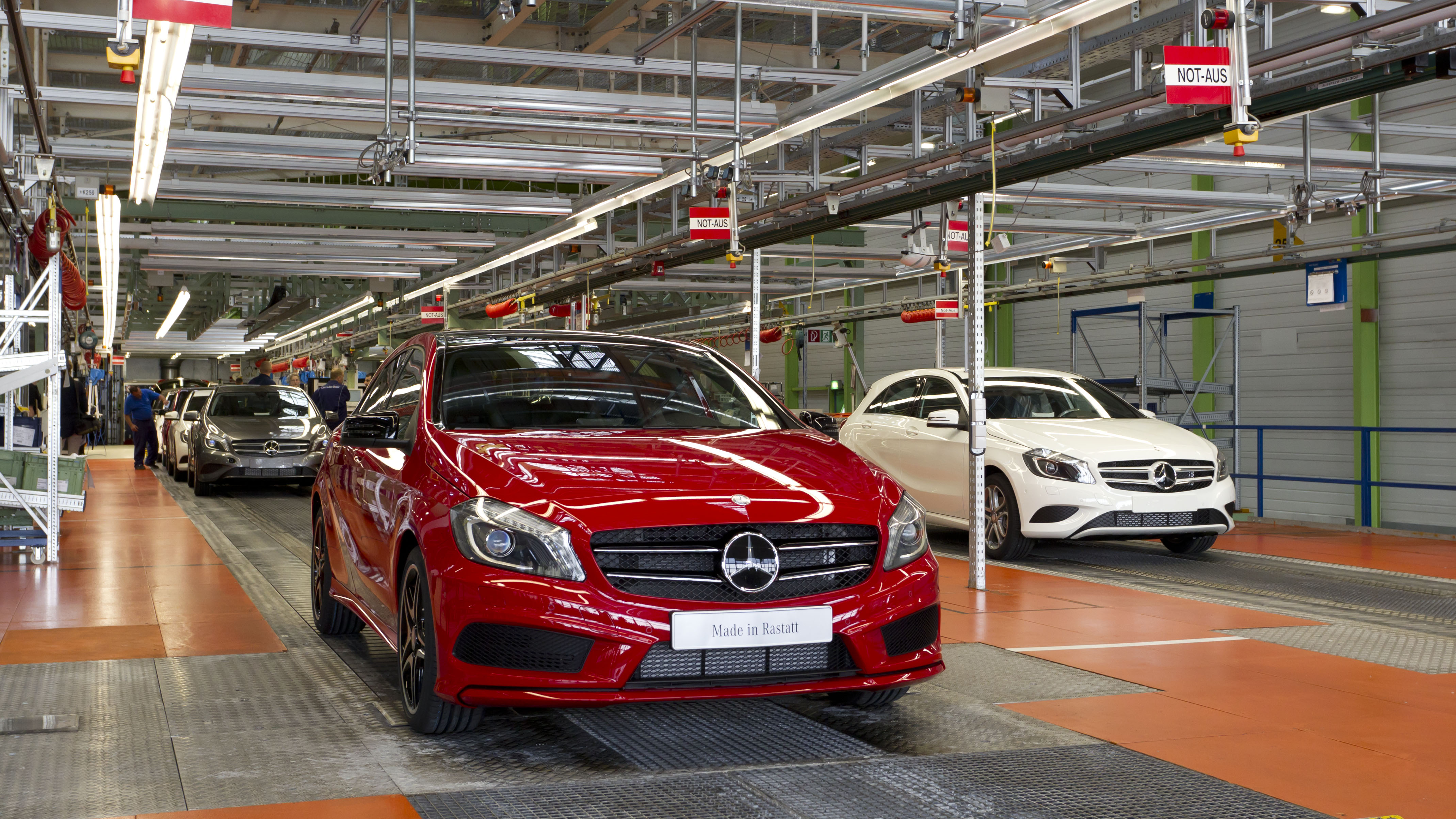 Мерседес собирают в россии: В России открылся завод легковых автомобилей Mercedes-Benz