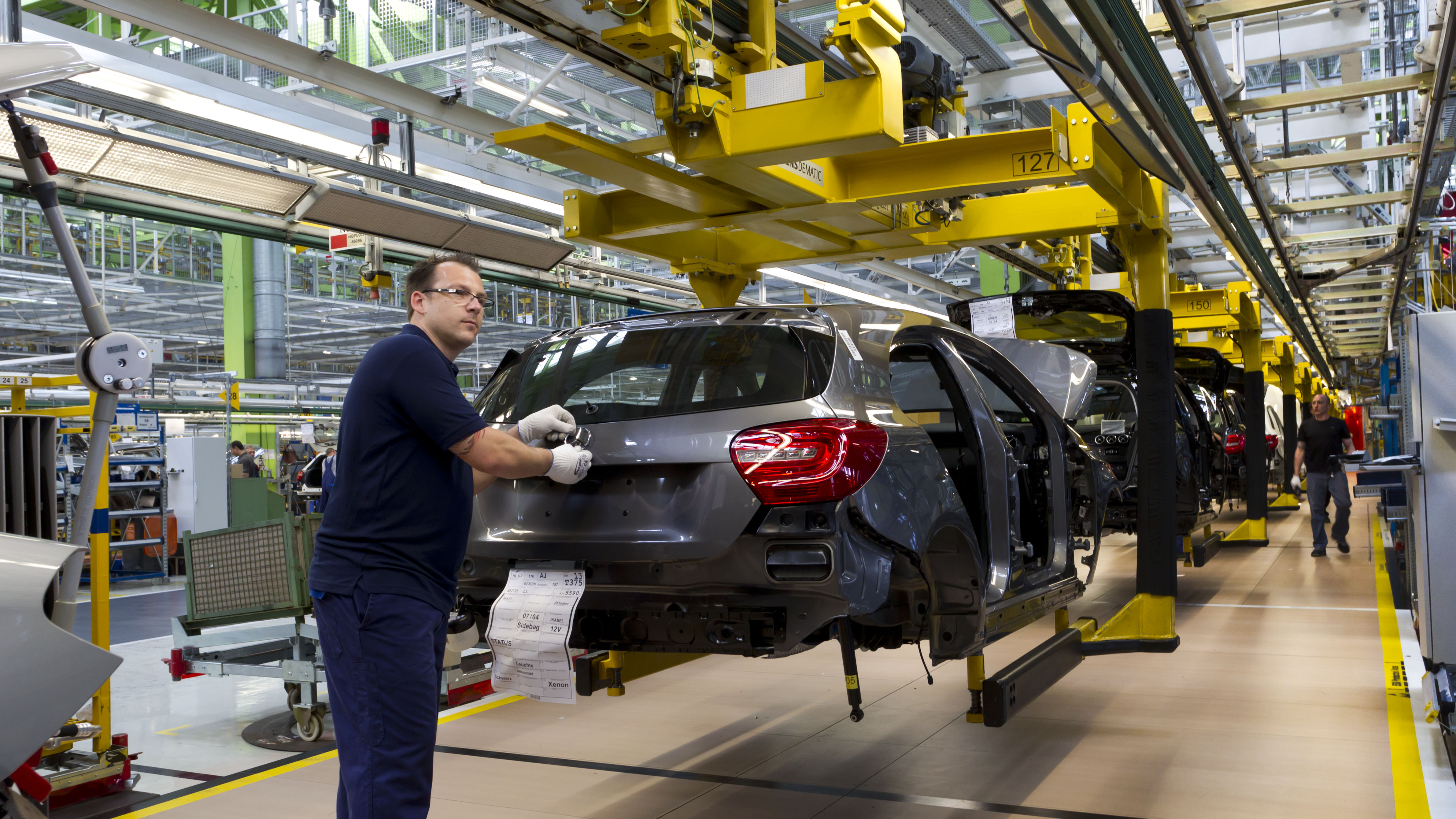 Производство мерседес: В России открылся завод легковых автомобилей Mercedes-Benz