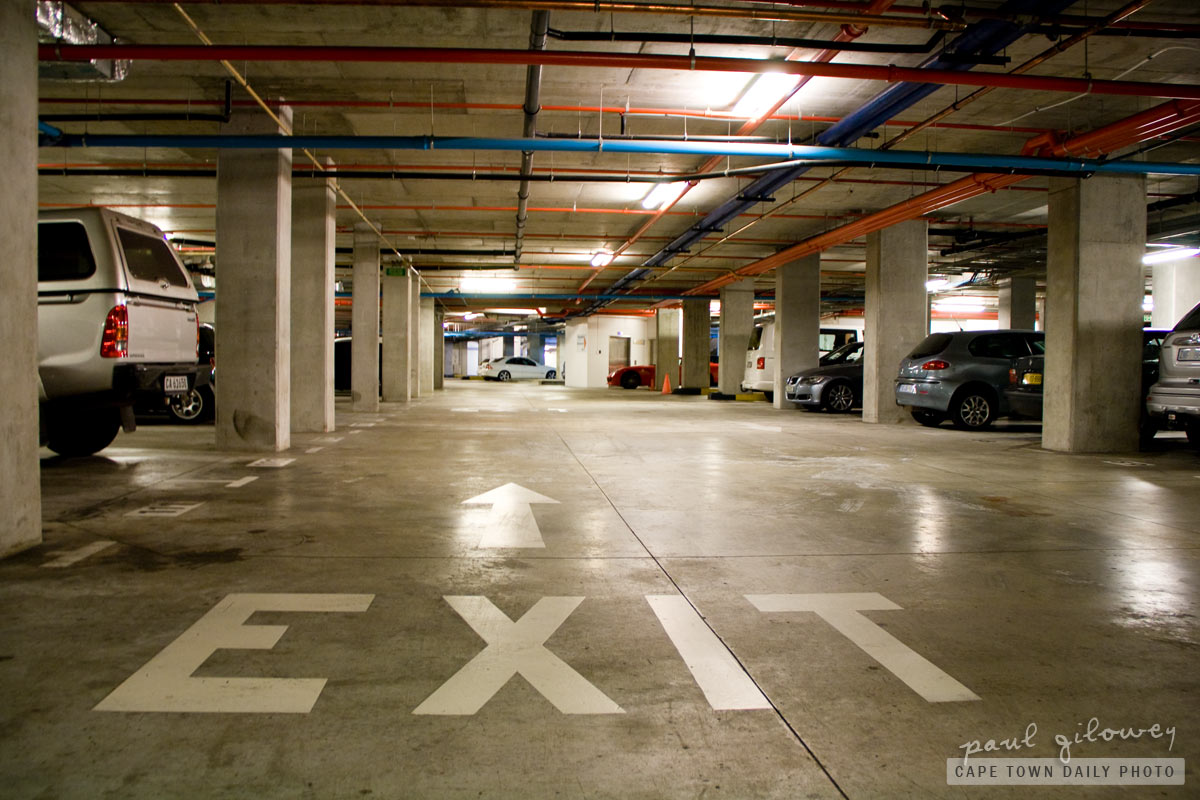 Место в паркинге: Сколько стоит машино-место в подземном паркинге для переселенцев в новом жилье