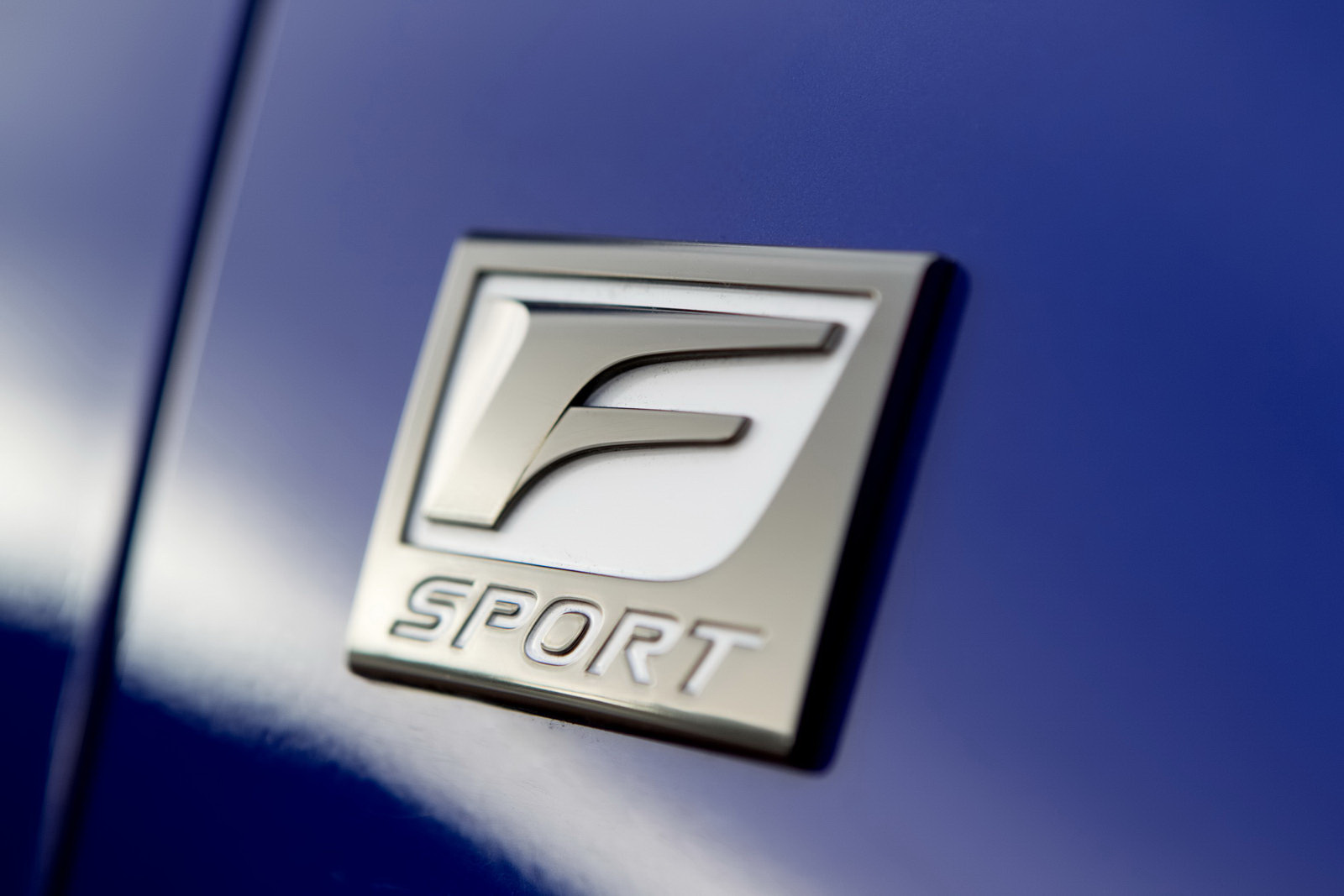 Марка ф. Lexus CT 200h f Sport Emblem. Lexus ct200h лого. Lexus f Sport Emblem. Lexus ct200h f logo.